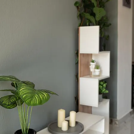 Modern Near The Sea Apartman